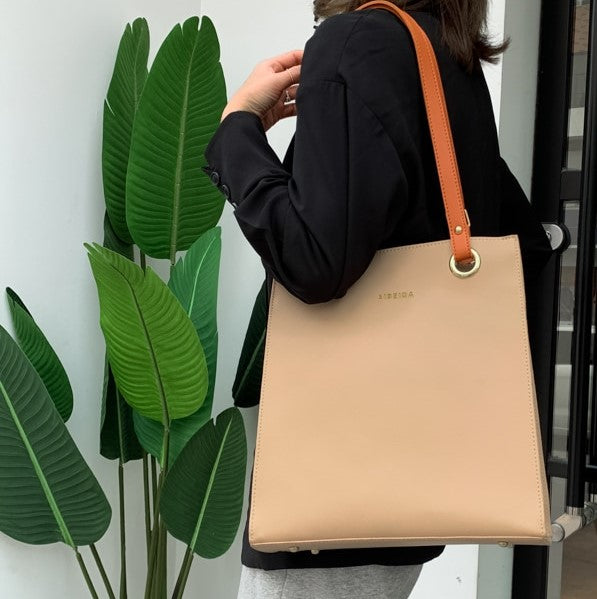 Large Capacity Tote