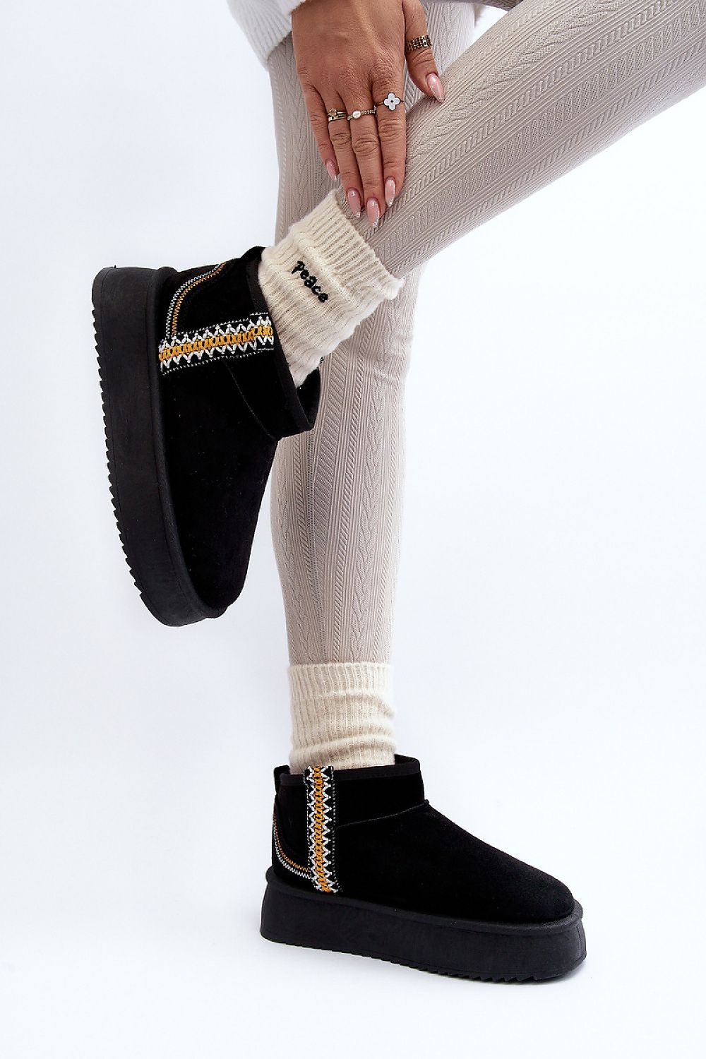 Aztec Warm Platform Snow Boots in Black – Front View 2