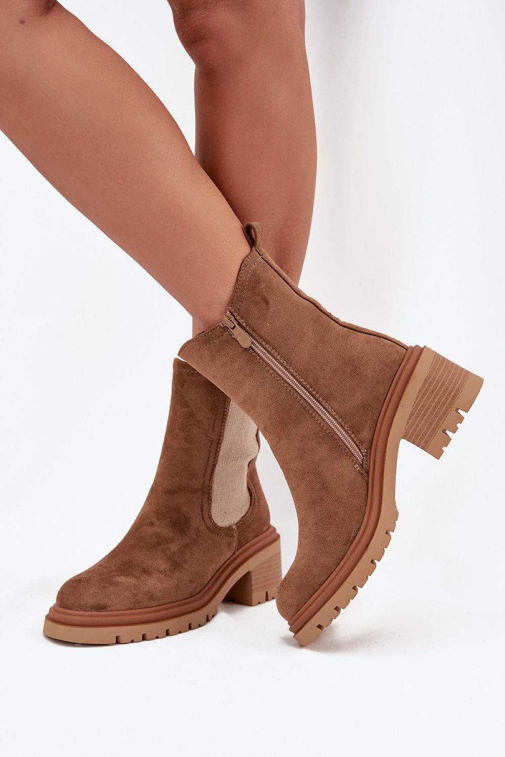 Classic faux suede Chelsea boots with block heel – Side view