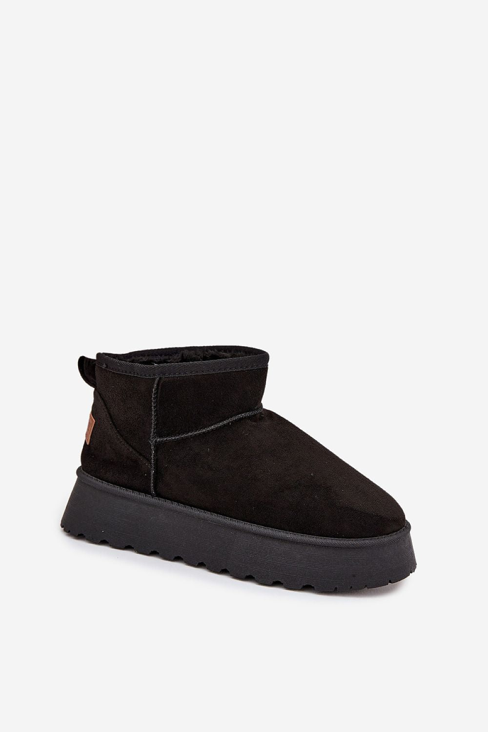 Eco suede snow boots with fur lining – side view in black