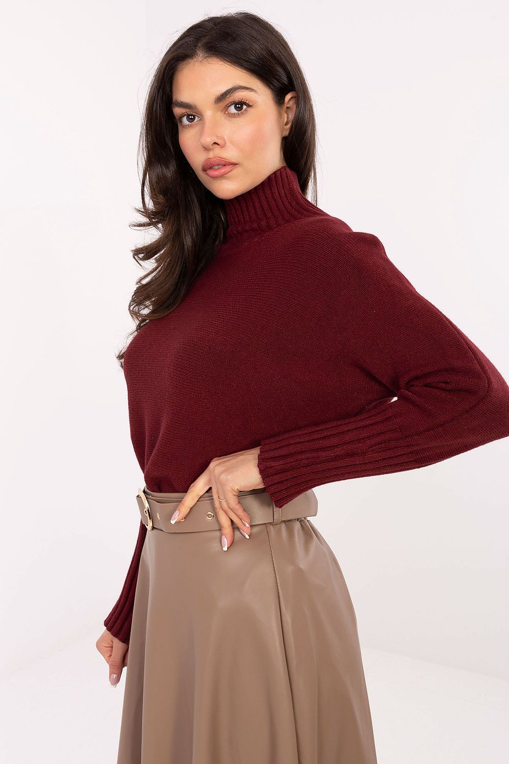 Soft viscose casual sweater for everyday wear in red
