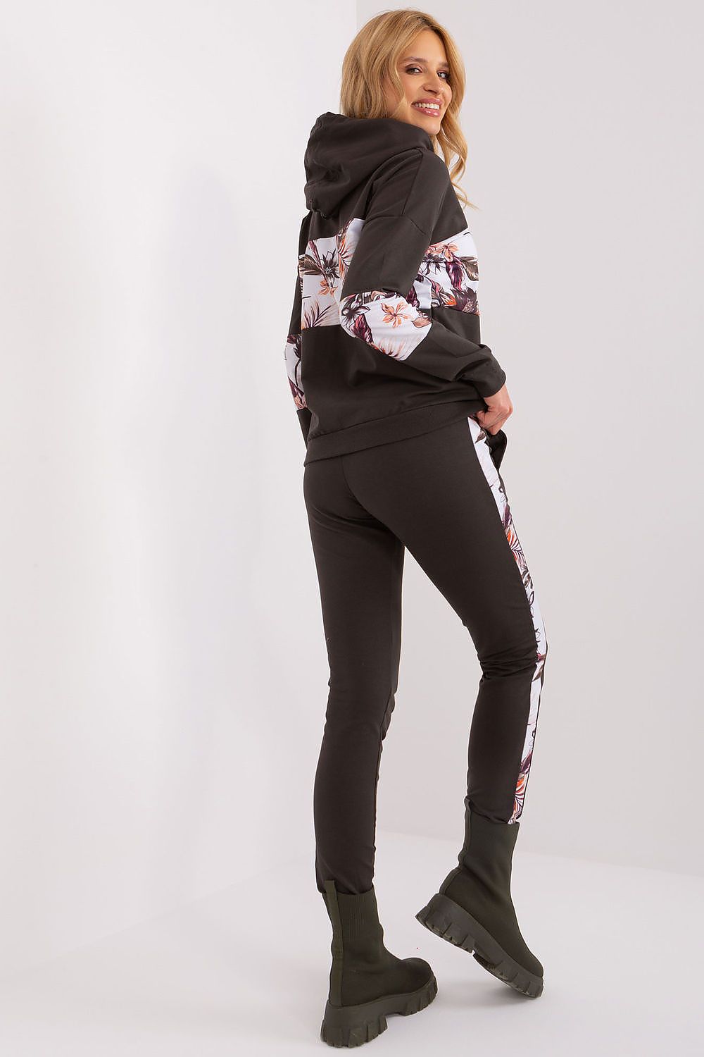  Green floral-detail tracksuit – high-rise joggers and sweatshirt