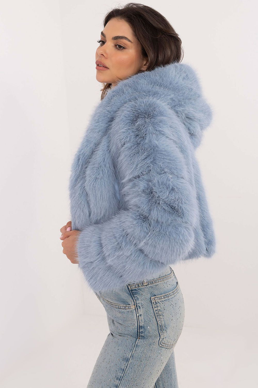  Women's lightweight blue faux fur jacket with lined interior and easy fastening