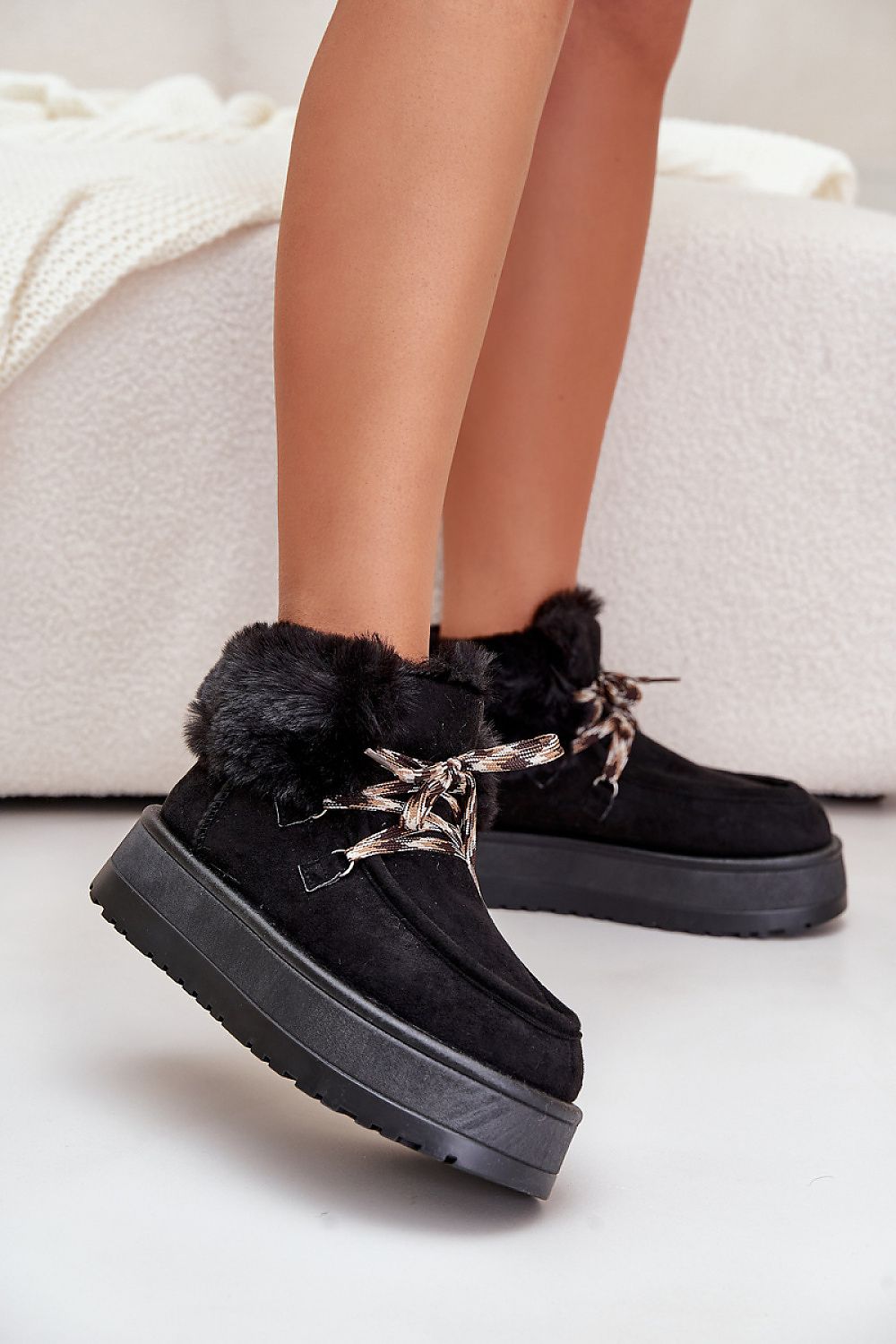Thermal Snow Boots in Black – Front View 1