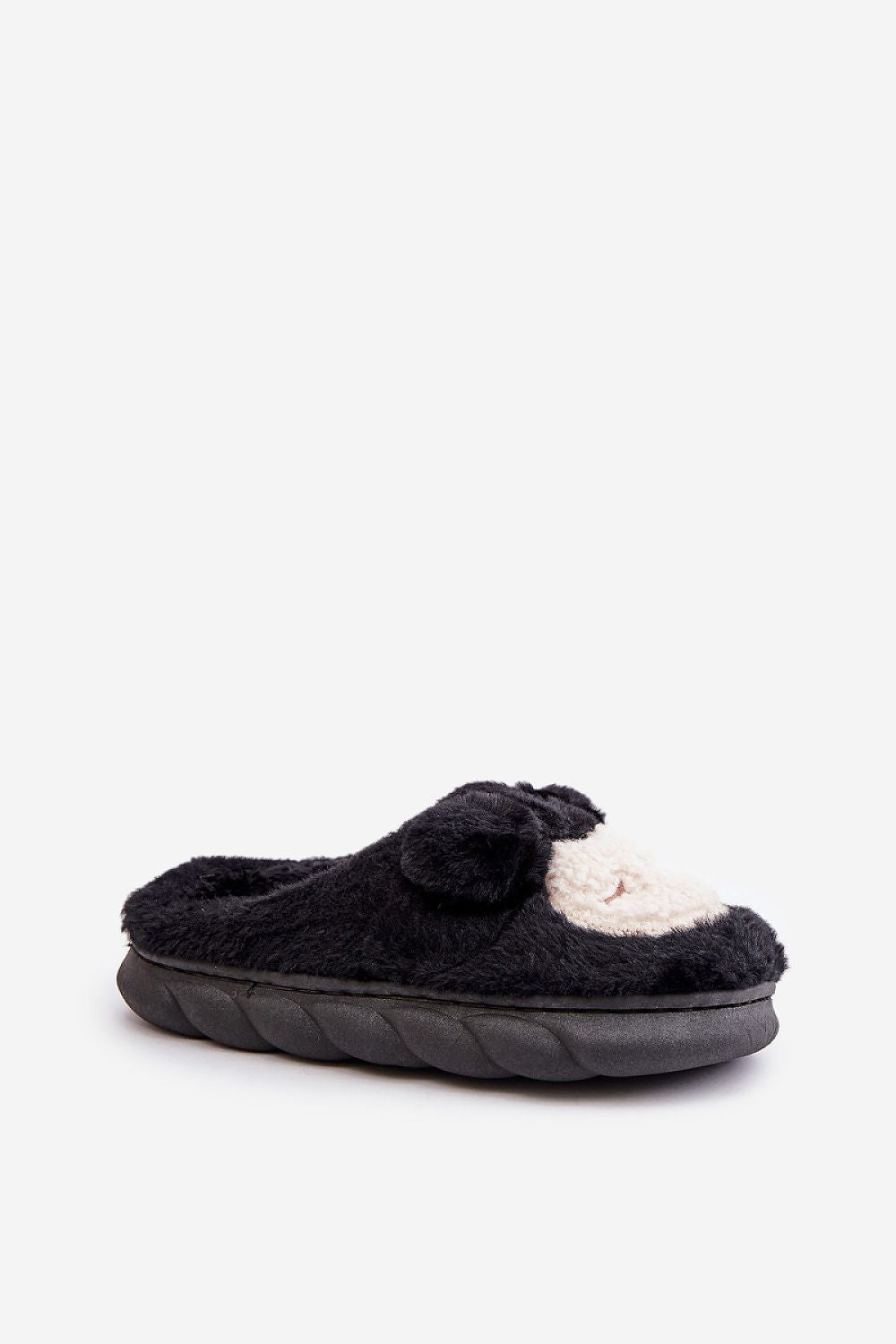  Black stylish women’s fur slippers