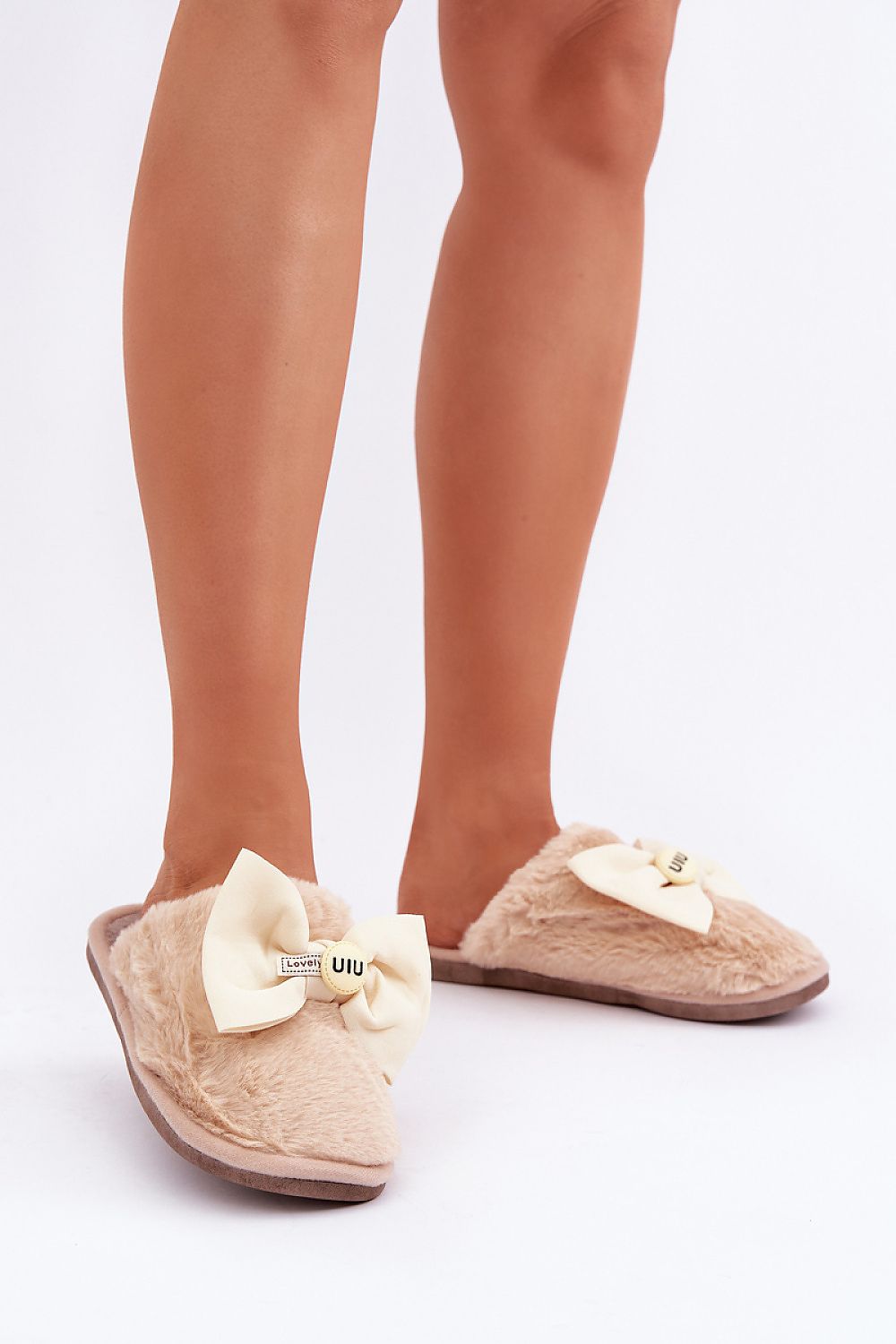  Beige soft fur slippers for women with cute bow