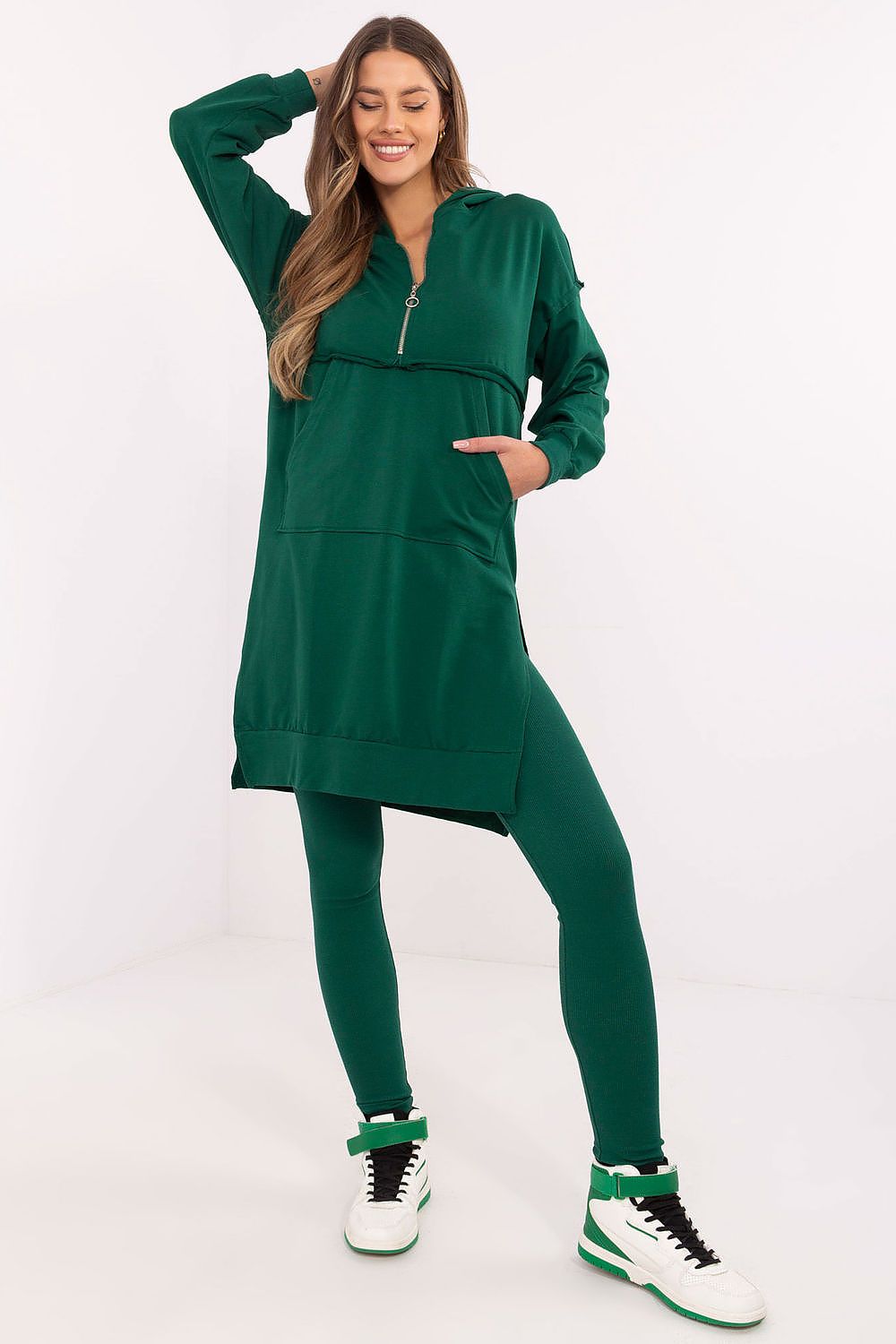  Green hoodie and leggings set