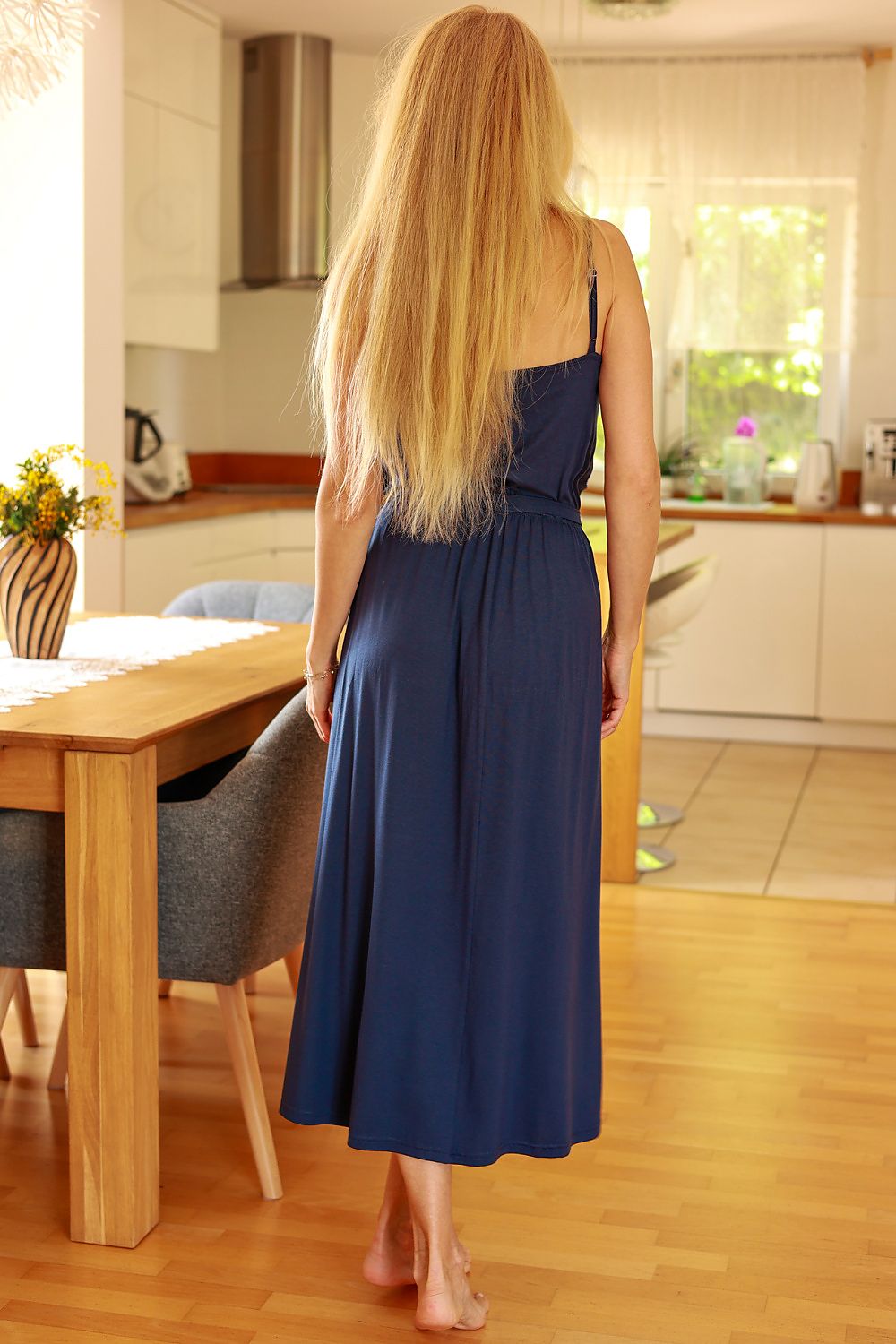  women's dress flowy silhouette summer look