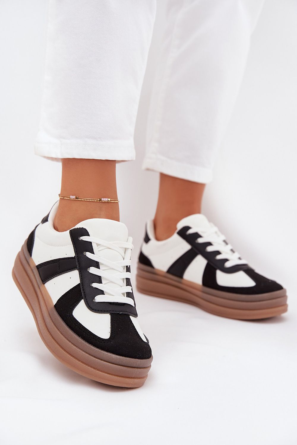  Side view – Stylish platform sneakers with removable foam insole.