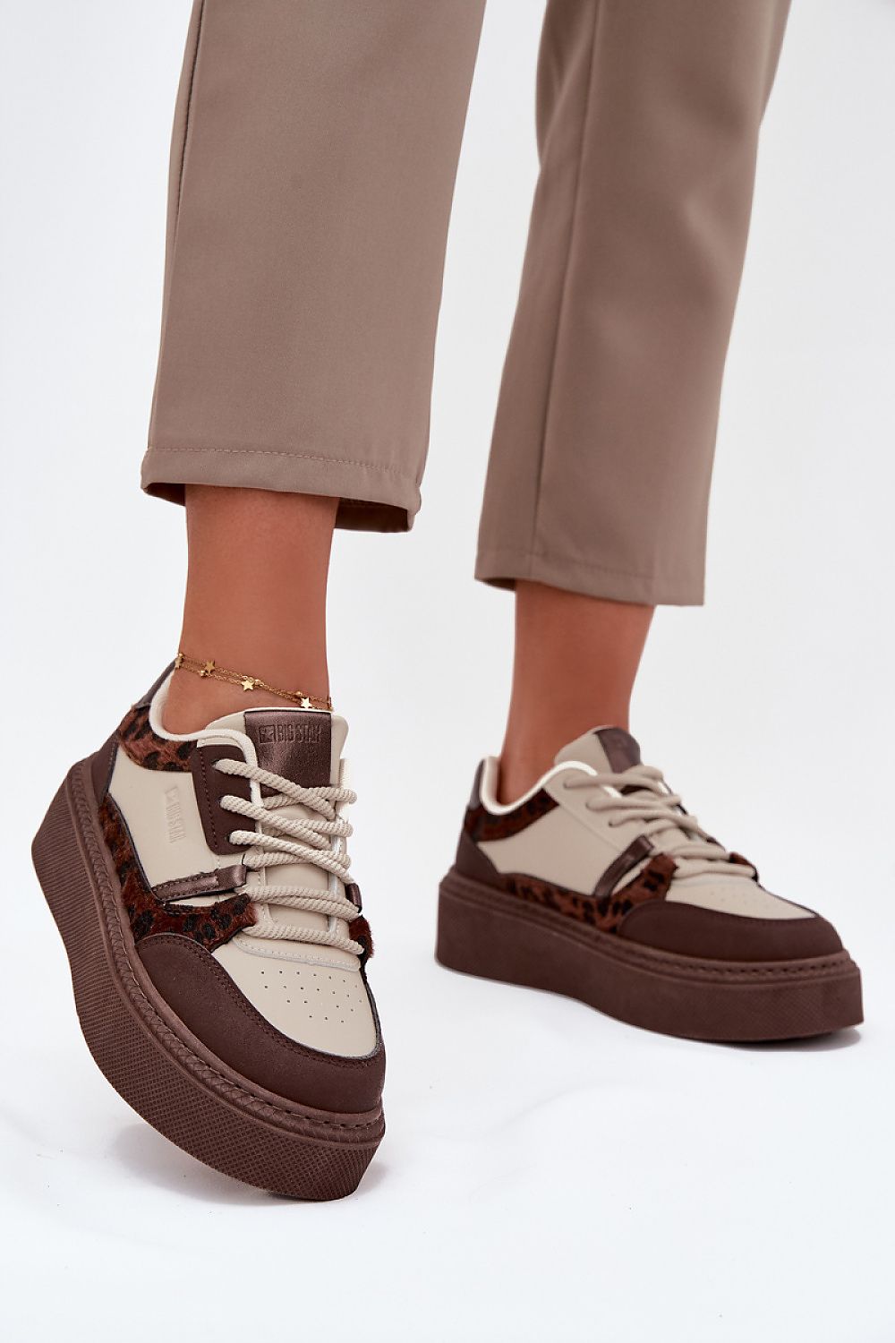 Front view – Brown Big Star eco leather sneakers with platform base.