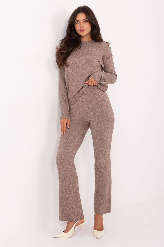 Casual women’s knitwear set with sweater and wide-leg trousers – front view.