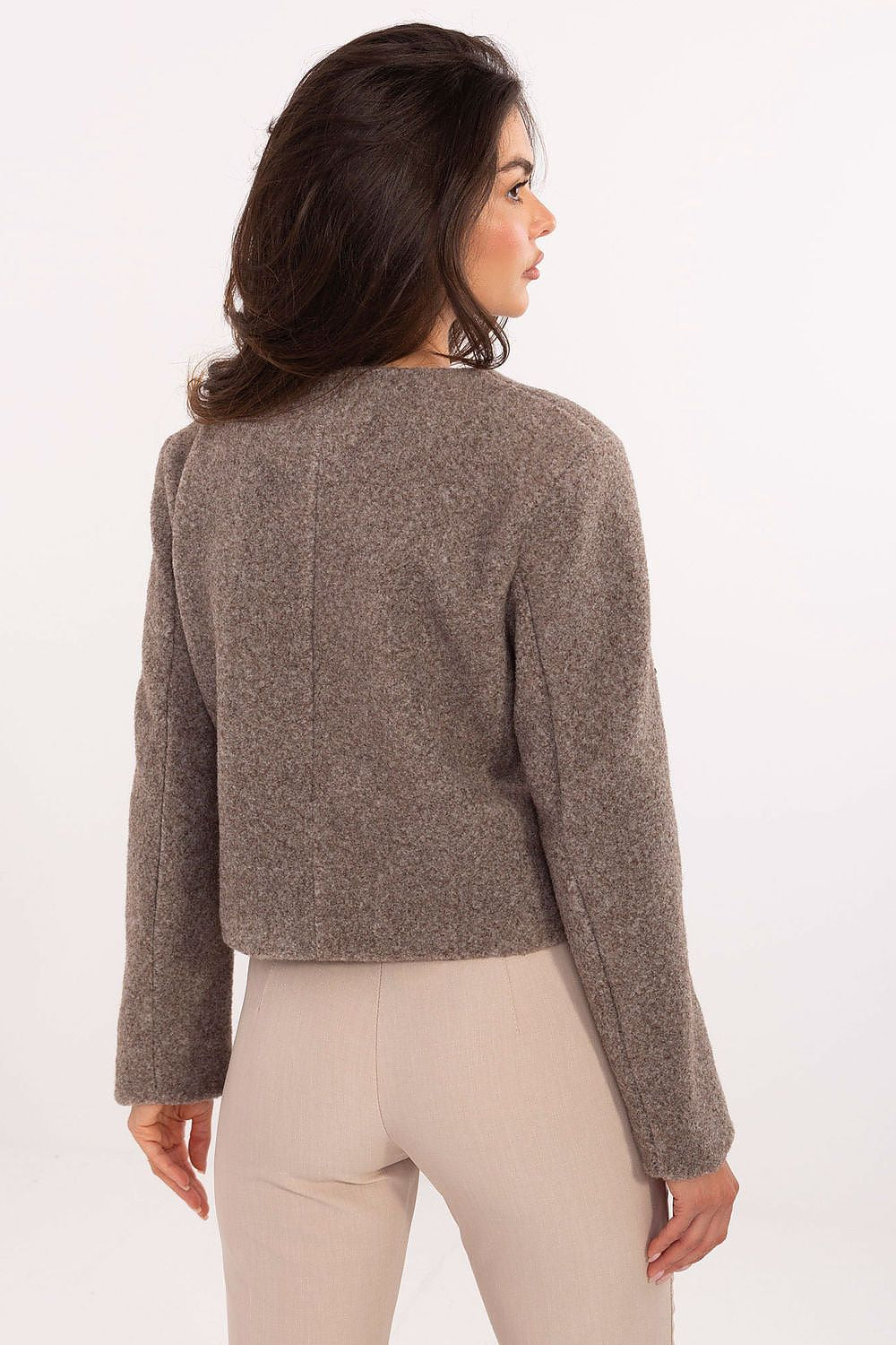 Women’s jacket with lining and long sleeves – flat lay presentation.