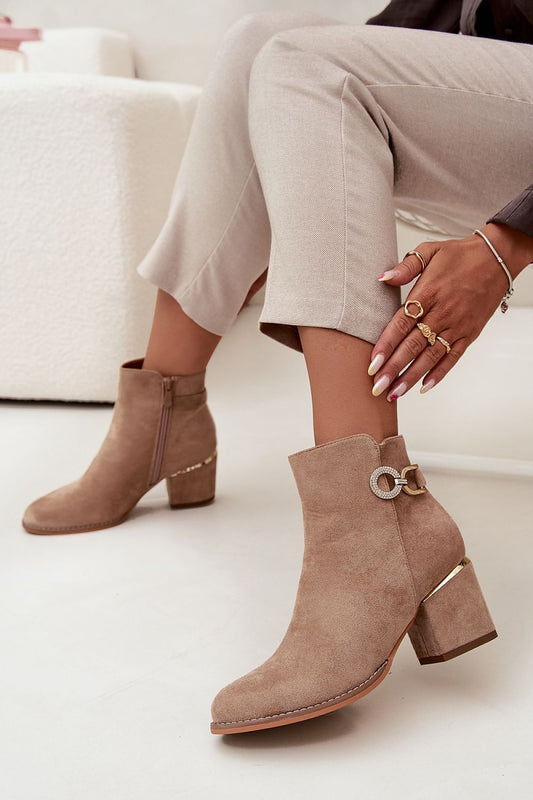 Chic heel boots front view