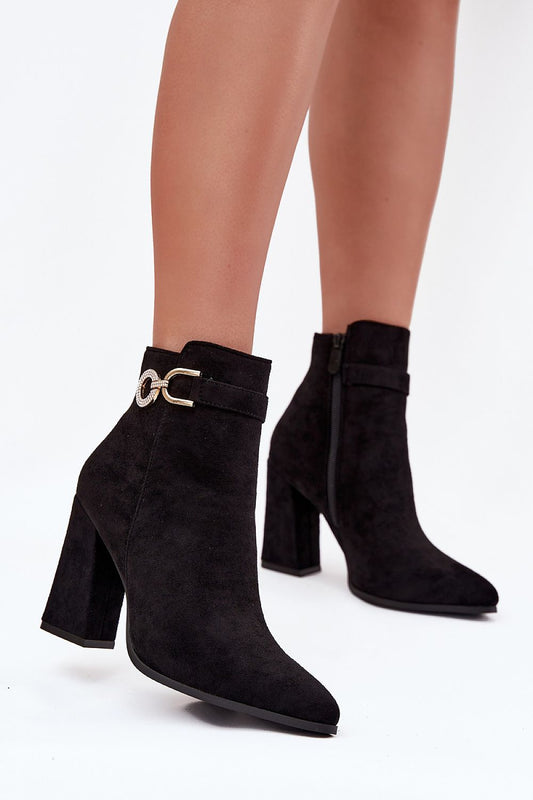  Front Image: Elegant women’s ankle boots in eco-leather, pointed toe, zipper fastening, decorative strap.