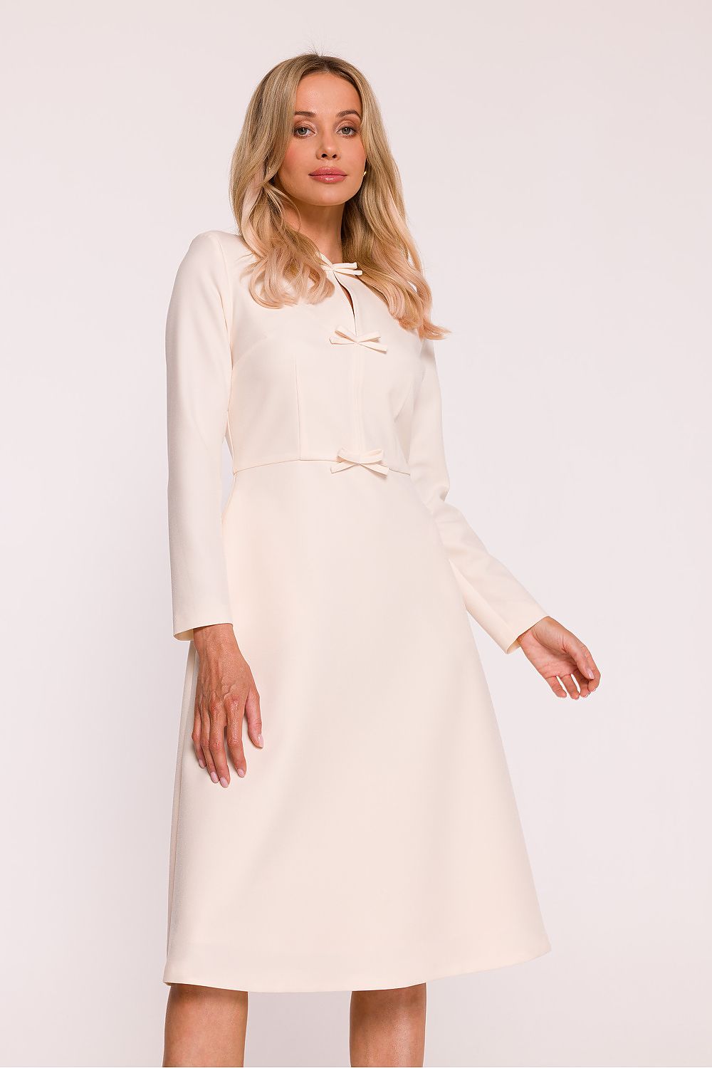  elegant dress bow detail A-line silhouette