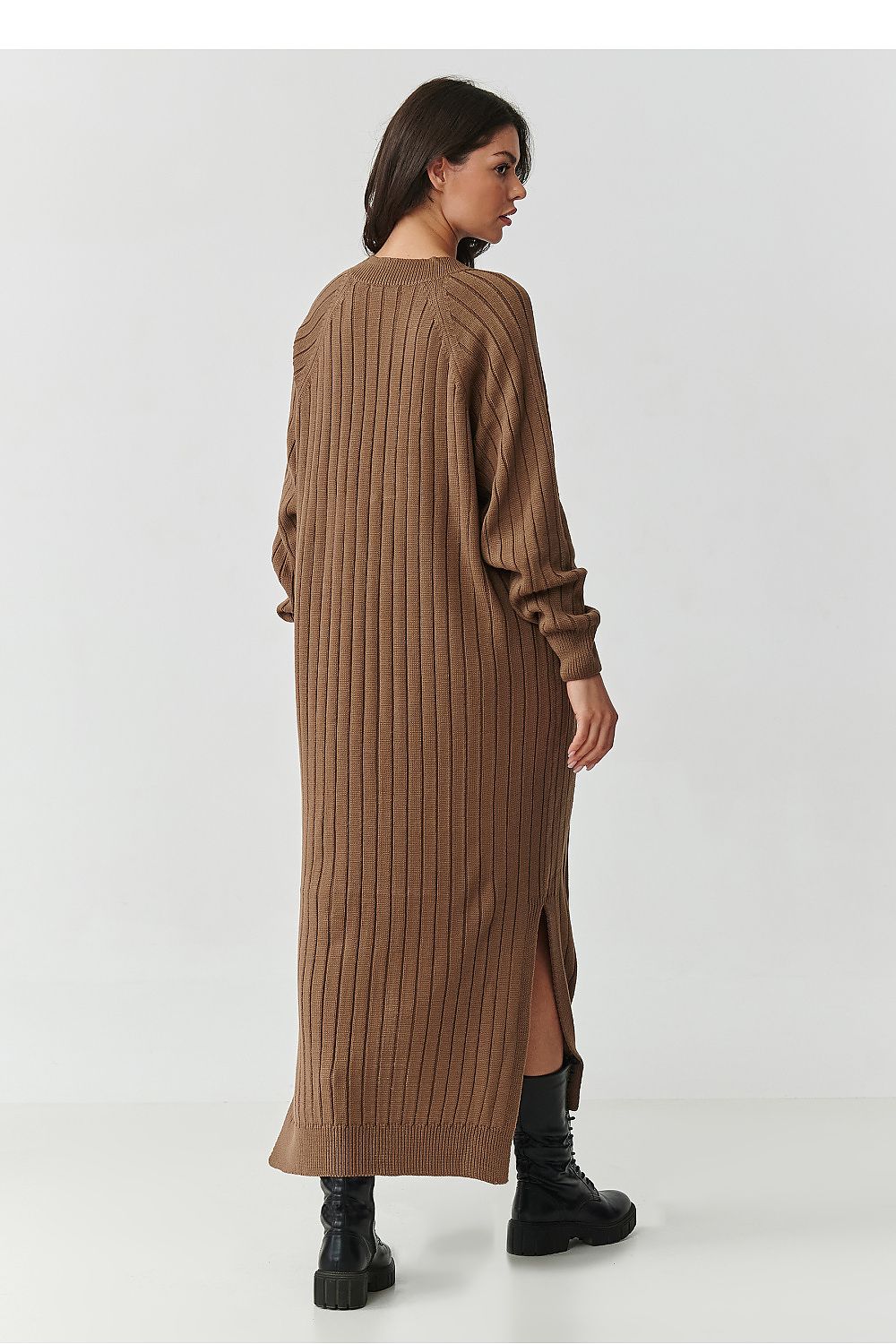  Women's beige long ribbed V-neck sweater dress with side slits