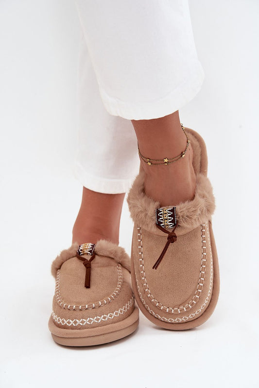  Women’s eco-suede slippers in beige with embroidery