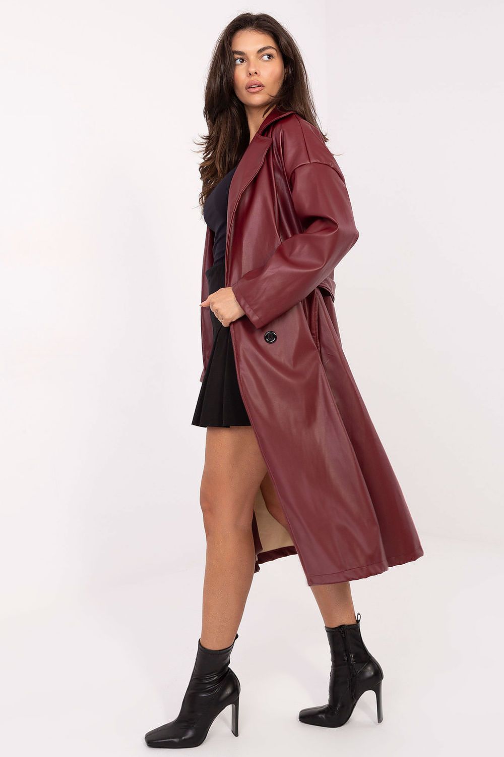  Side angle highlighting rich red tone and smooth leather texture.