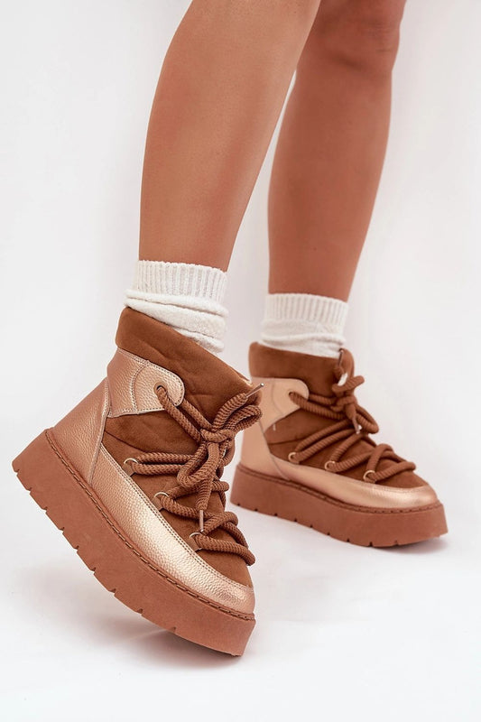  Front view brown of women’s low snow boots with thick lacing and fur lining 