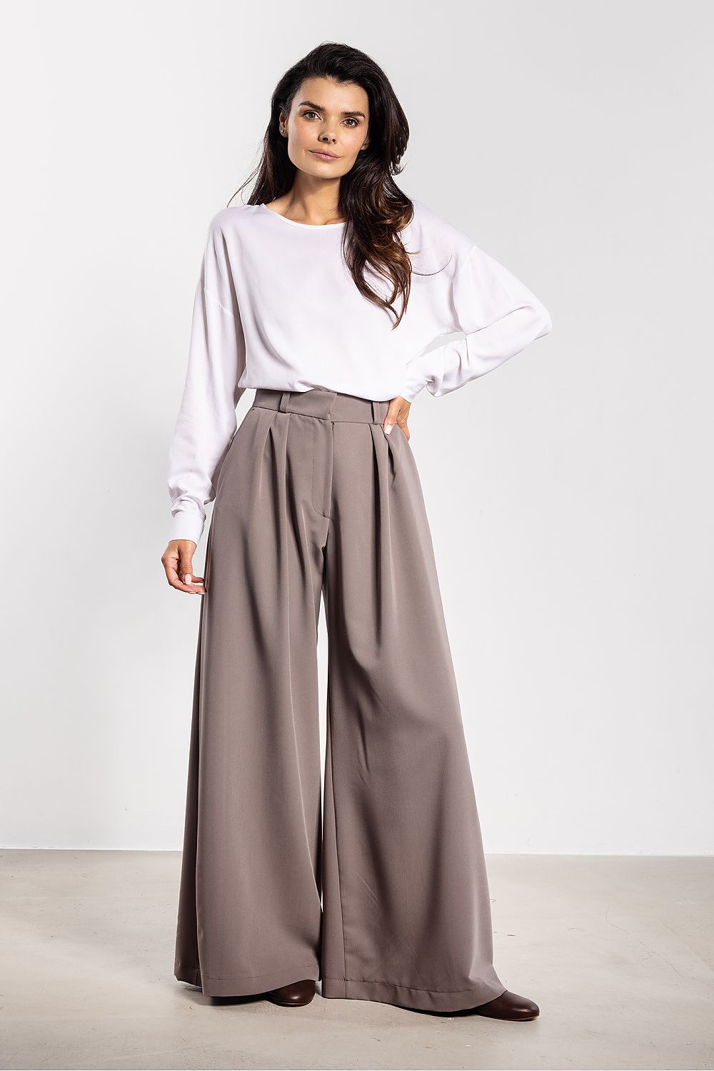  brown wide leg trousers with high waist silhouette-2