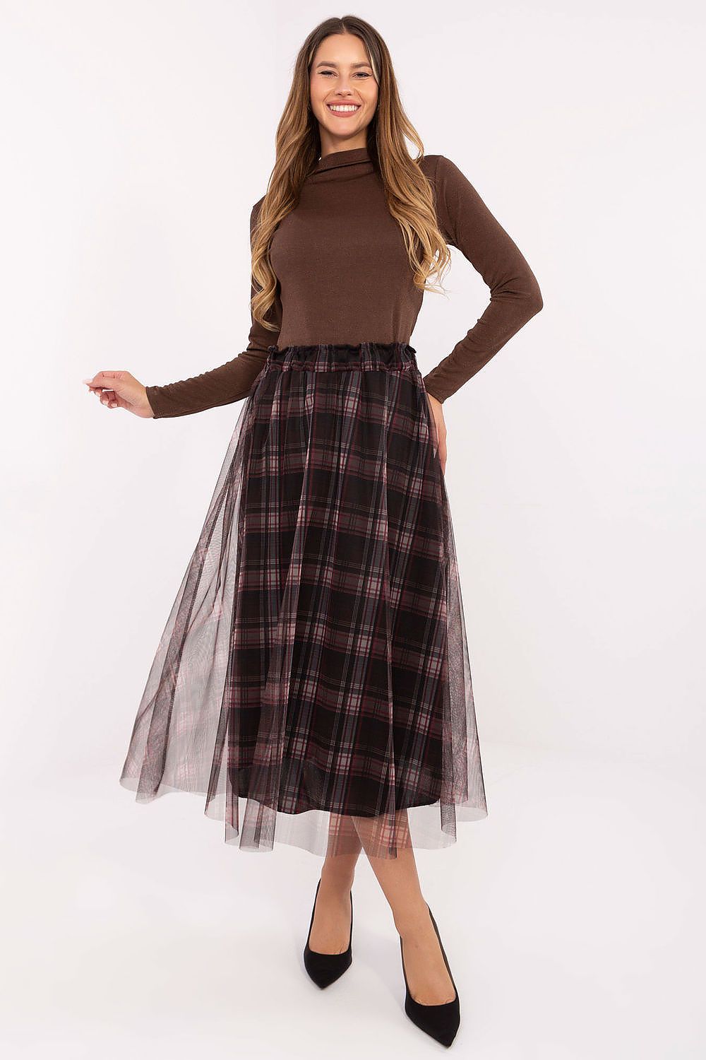 Elegant checkered tulle midi skirt with flared silhouette and elastic waistband in black