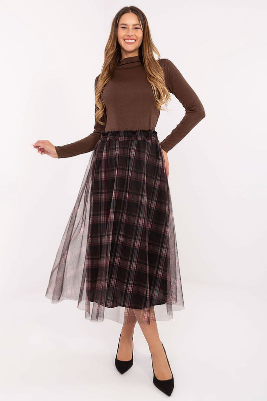 Elegant checkered tulle midi skirt with flared silhouette and elastic waistband in black