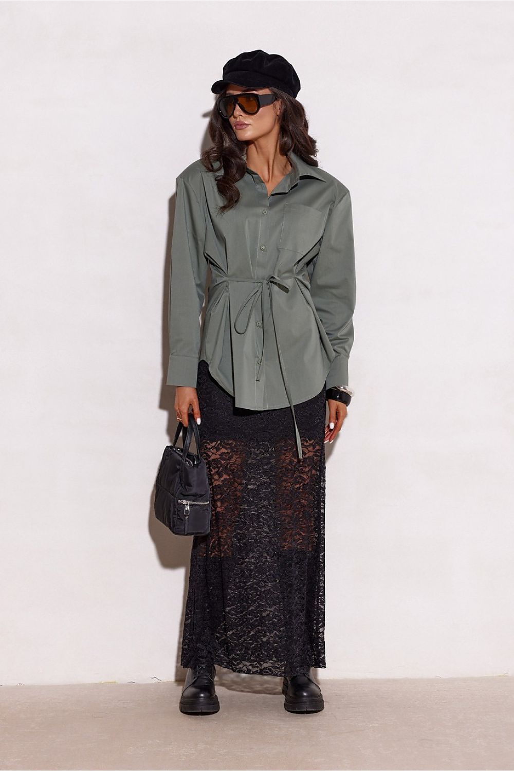  Elegant classic-cut shirt in green