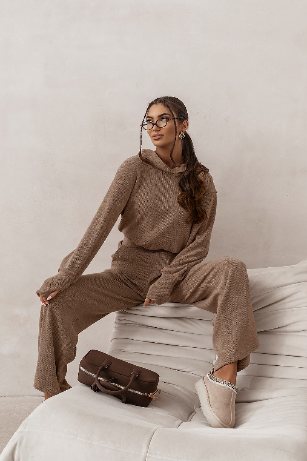 Beige women's matching sweatshirt and trousers for relaxed everyday style