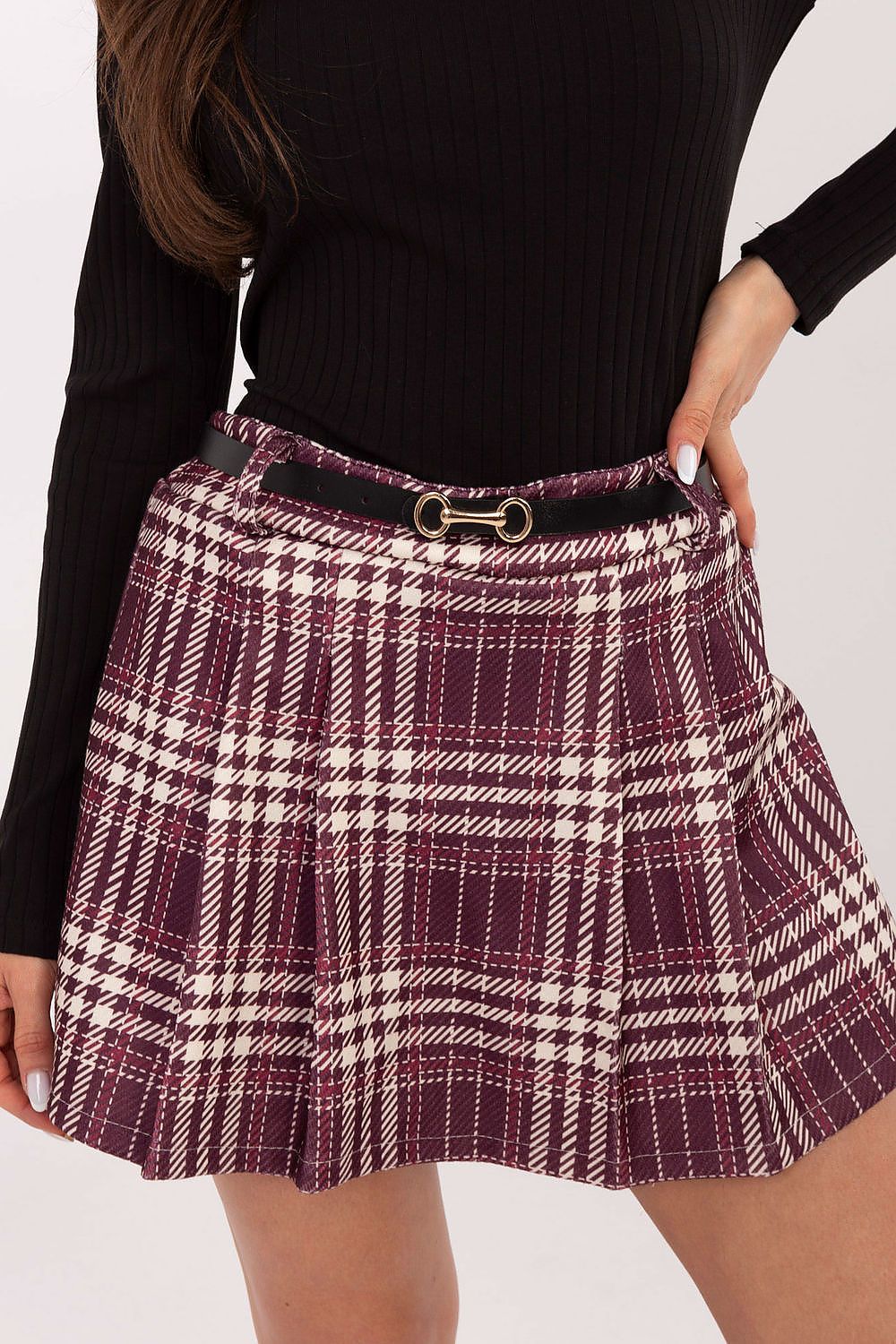  Red, check skirt, close up