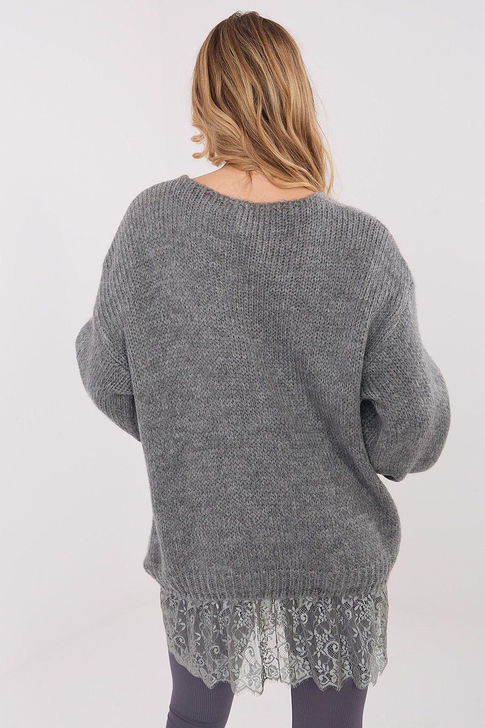  Close-up of grey lace hem and knit structure