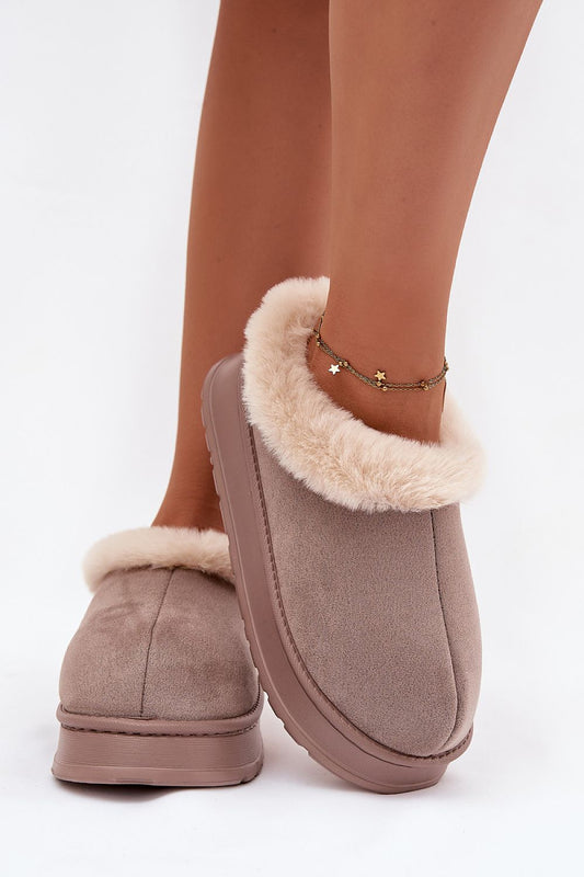  Women’s beige eco-suede slippers with fur trim – front view.