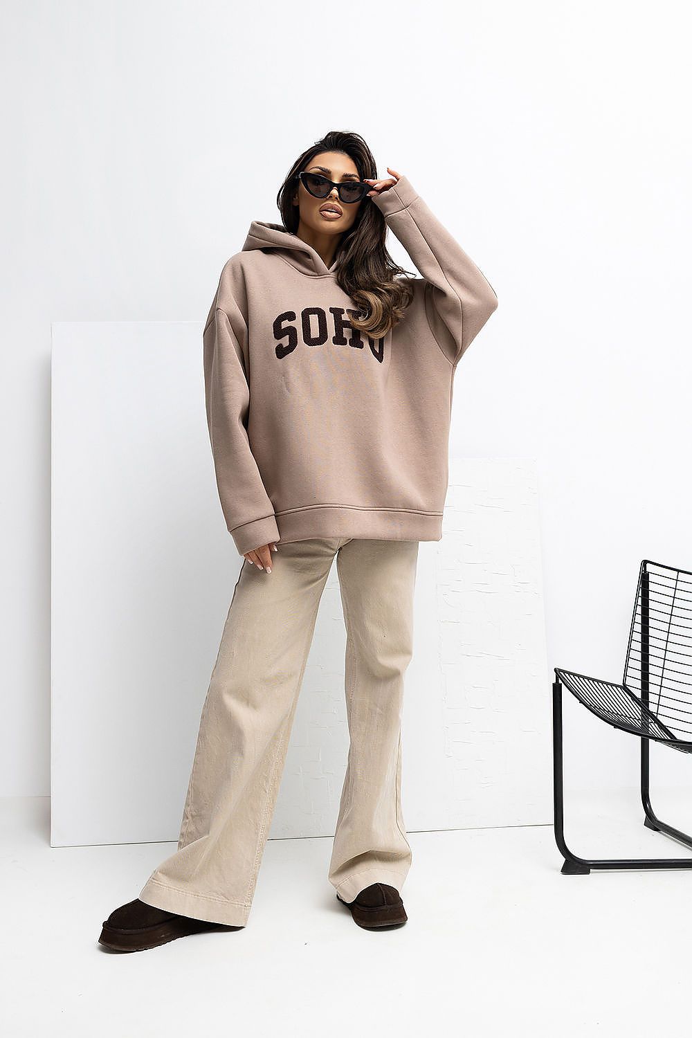  Women's beige hooded sweatshirt with contrasting front logo