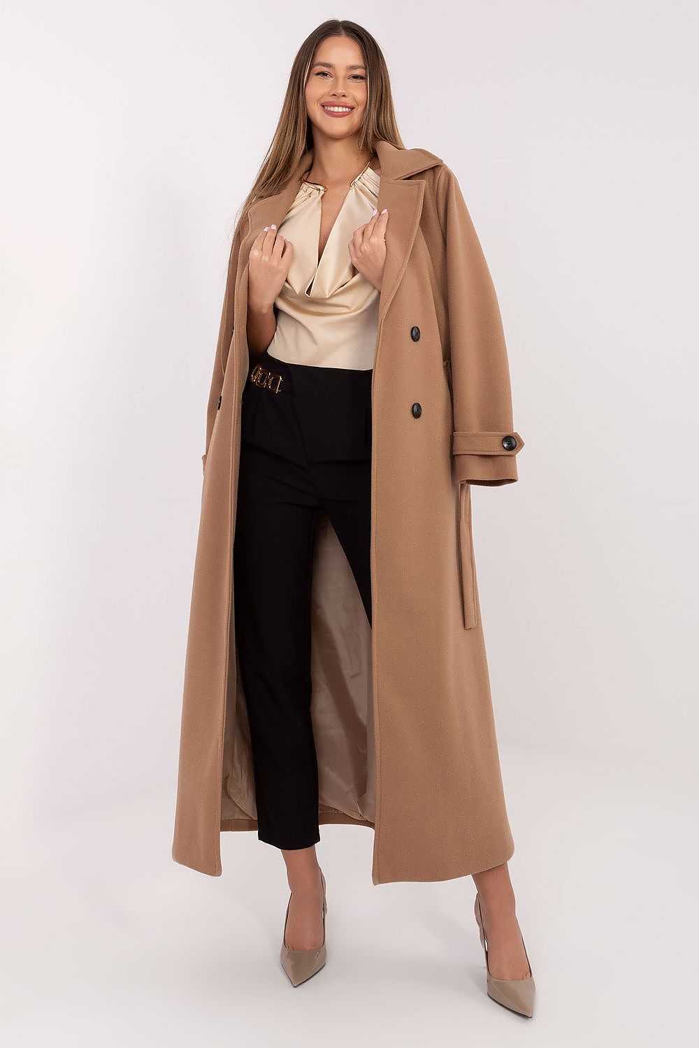 Black high-waist women’s cigarette trousers with straight legs and chain detail – front view with long beige coat