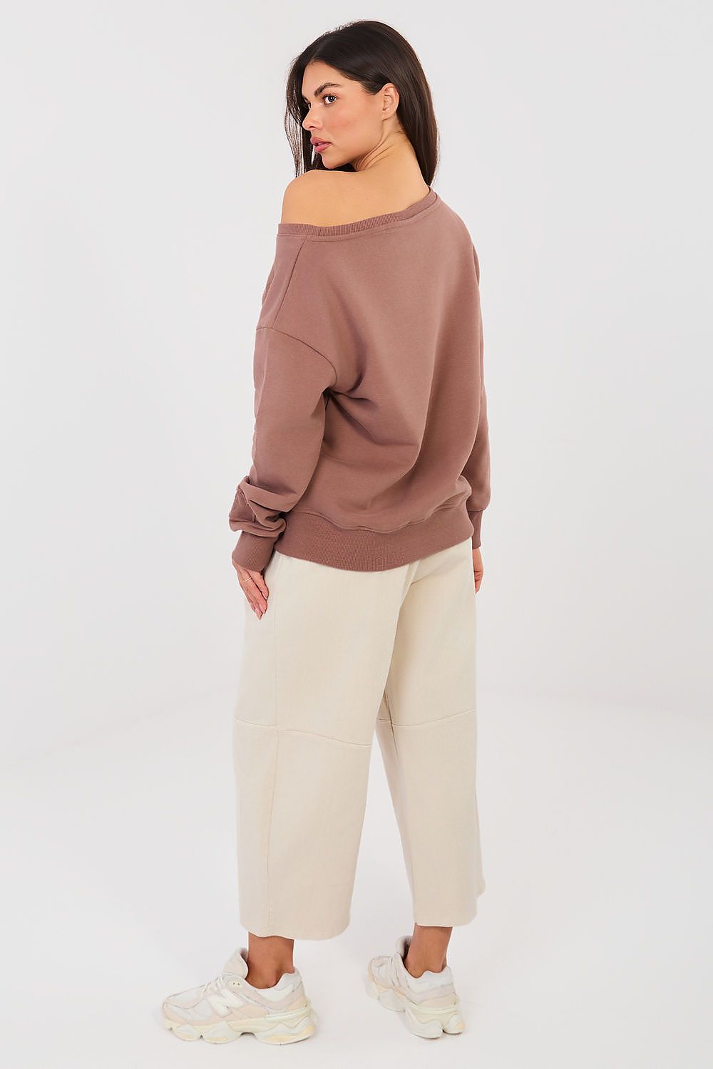  Beige high waisted jeans with pleats front view