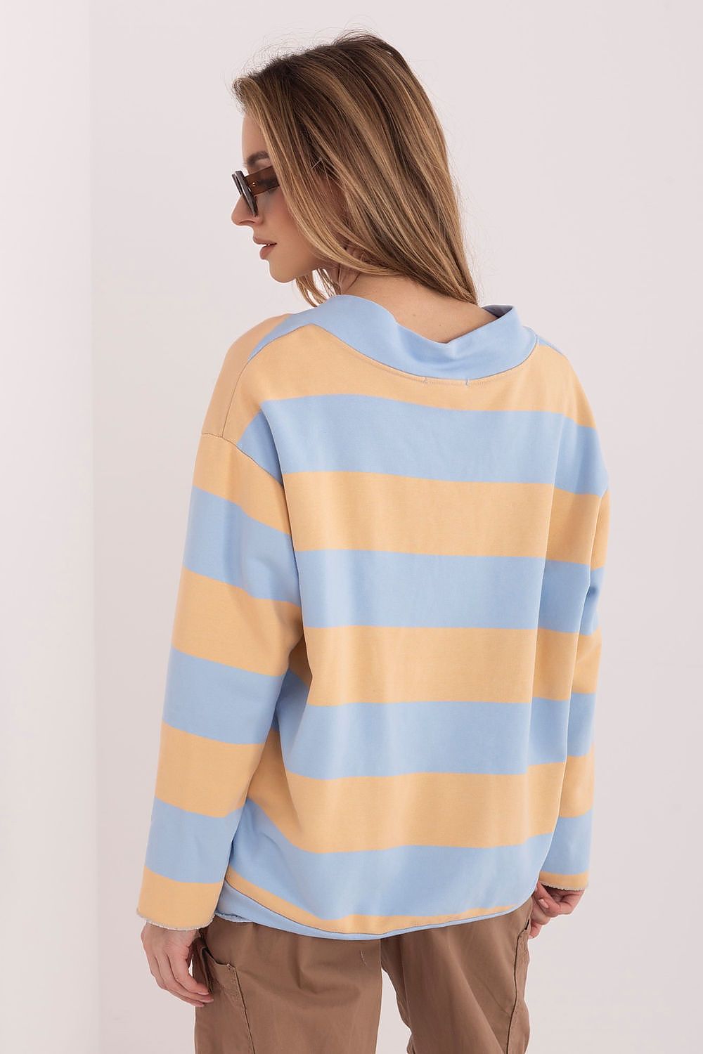striped sweatshirt with v neck and relaxed fit Beige, blue