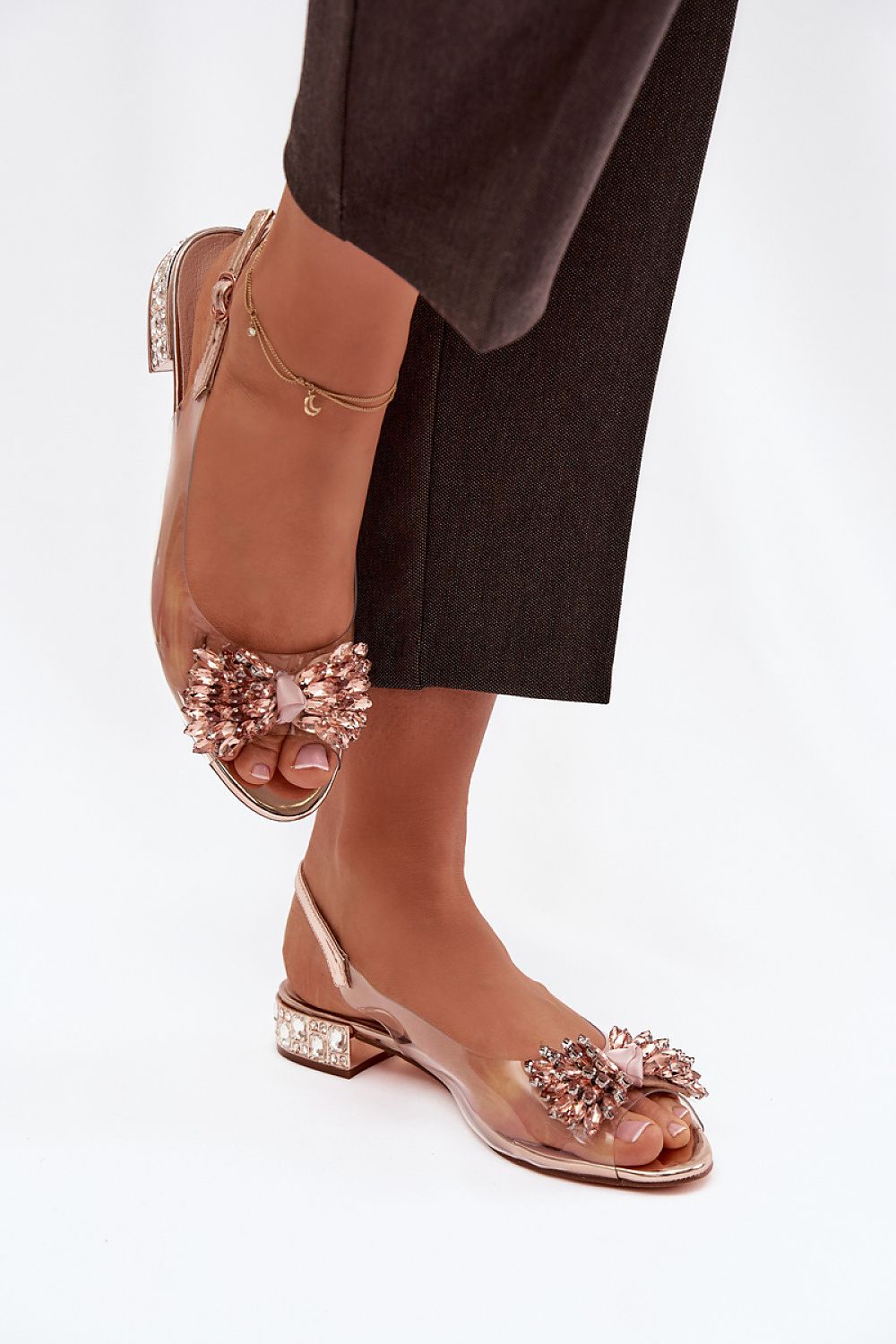  Pink heeled sandals with sparkling bow feminine look