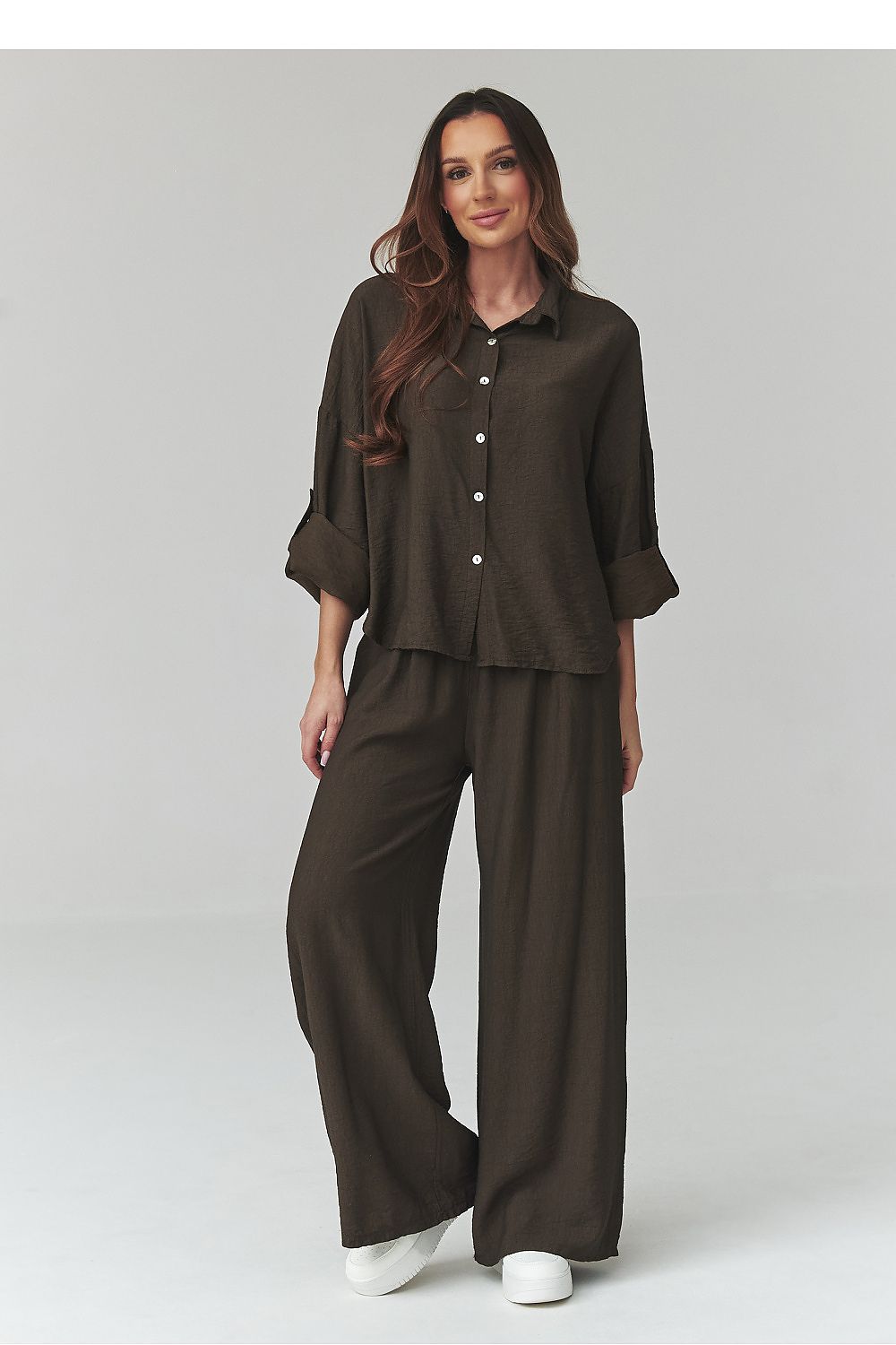  Italian co-ord set with relaxed shirt and flowing wide-leg trousers-brown