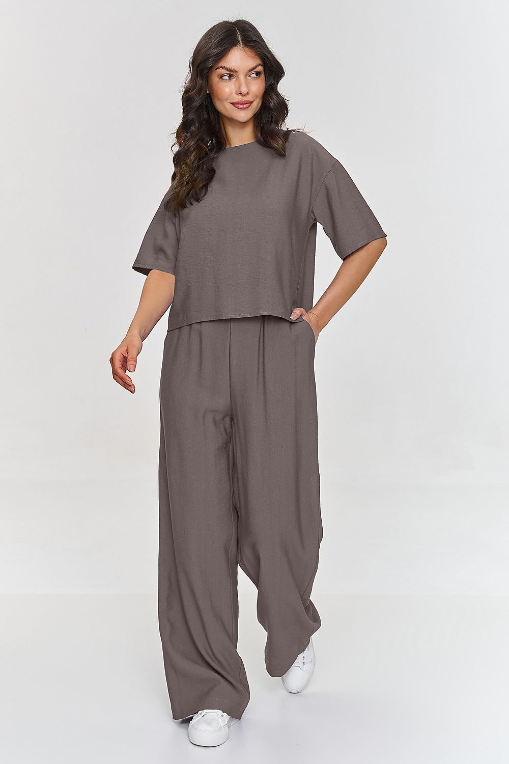  linen-look co-ord set with relaxed blouse and elegant wide-leg trousers