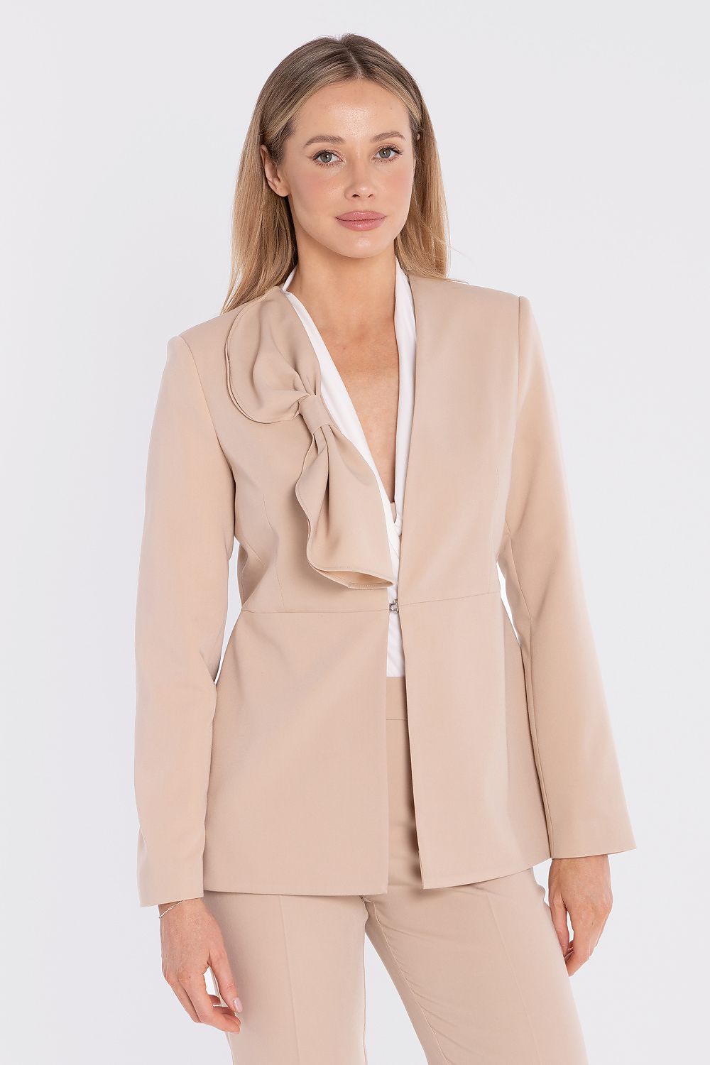  women's blazer tailored silhouette statement style-rich-beige