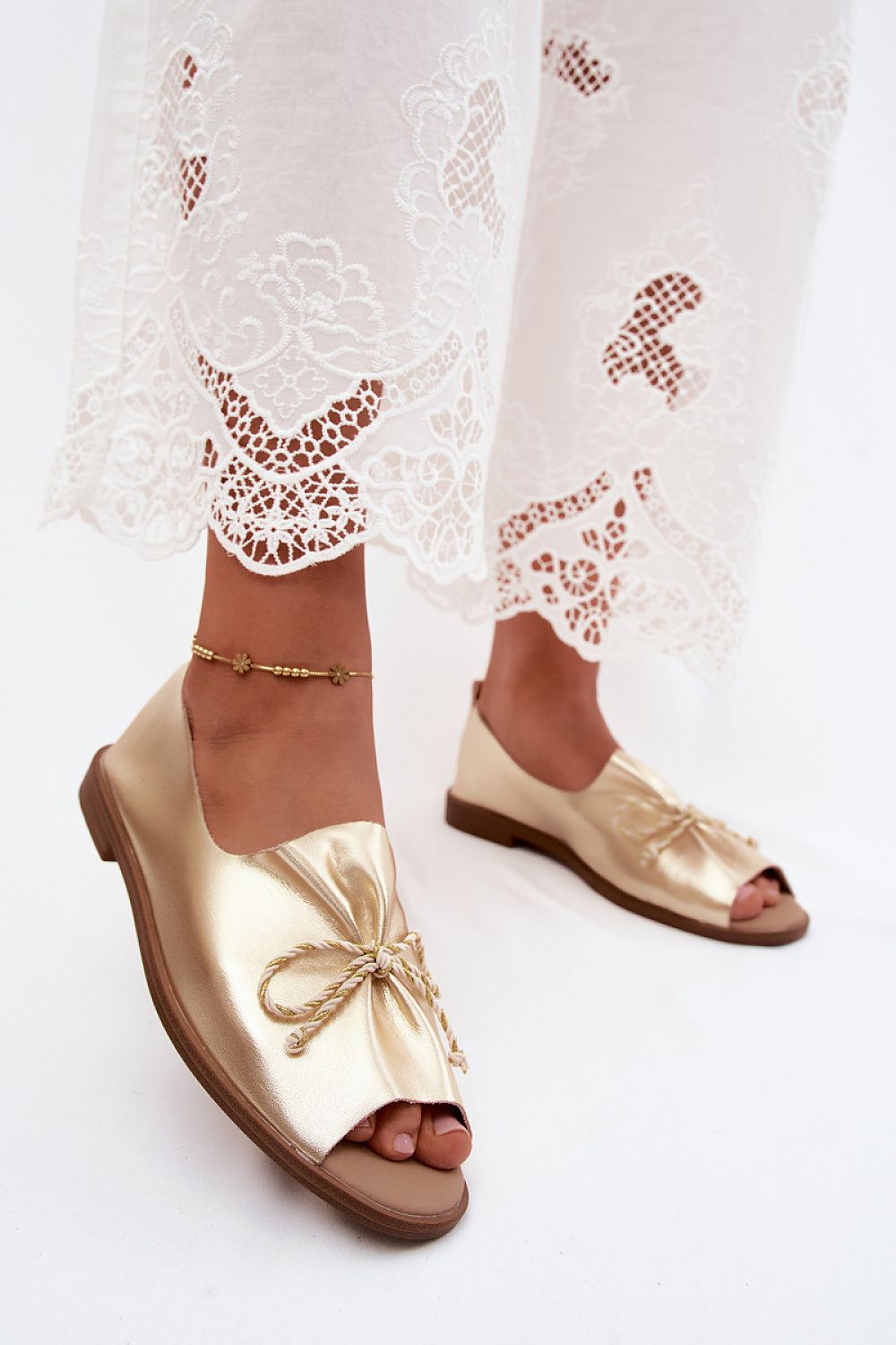  women's sandals with bow detail and closed heel design-Gold