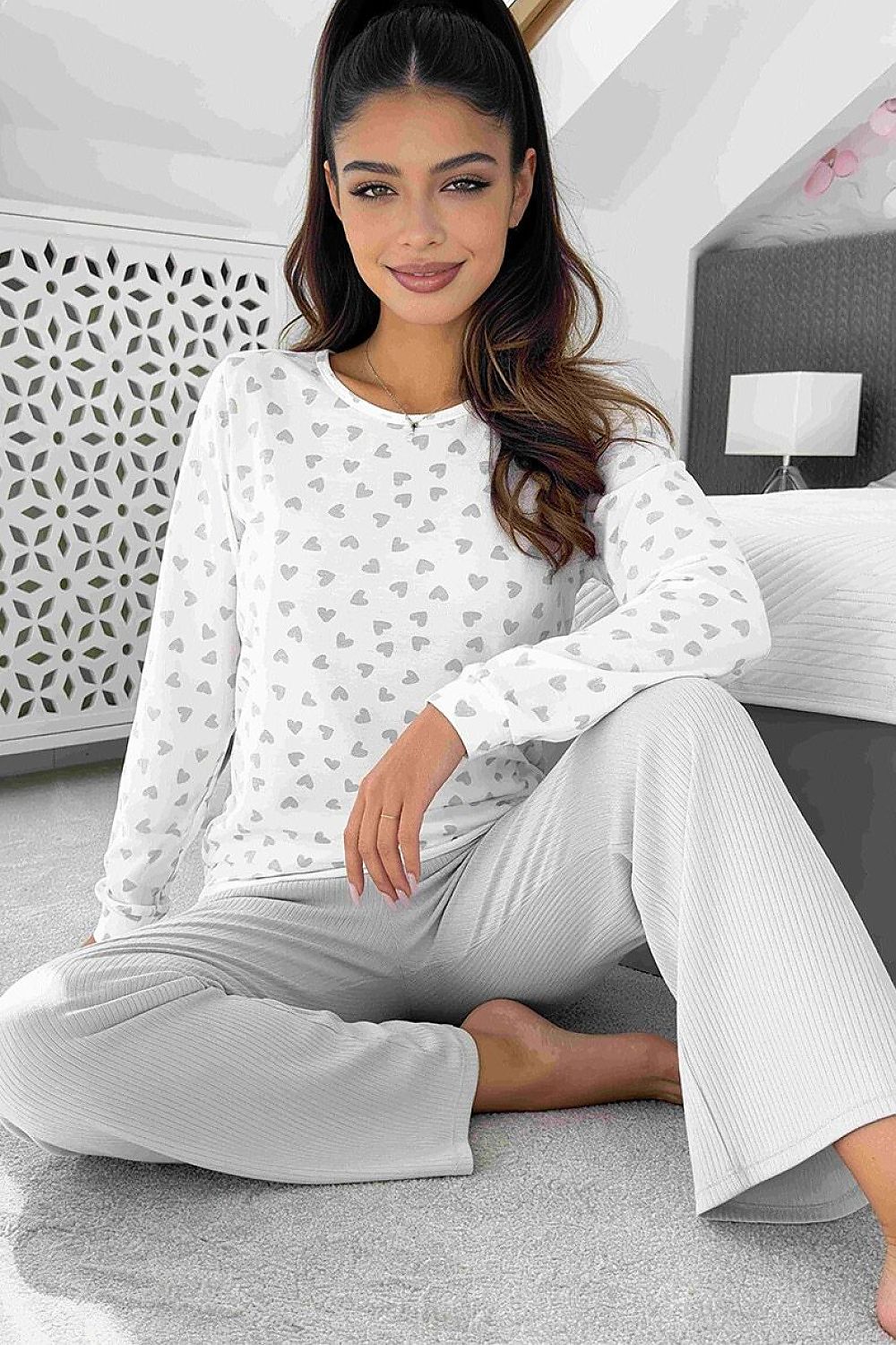 Women's grey cotton pyjama set with delicate heart print, long-sleeved top and full-length trousers-4