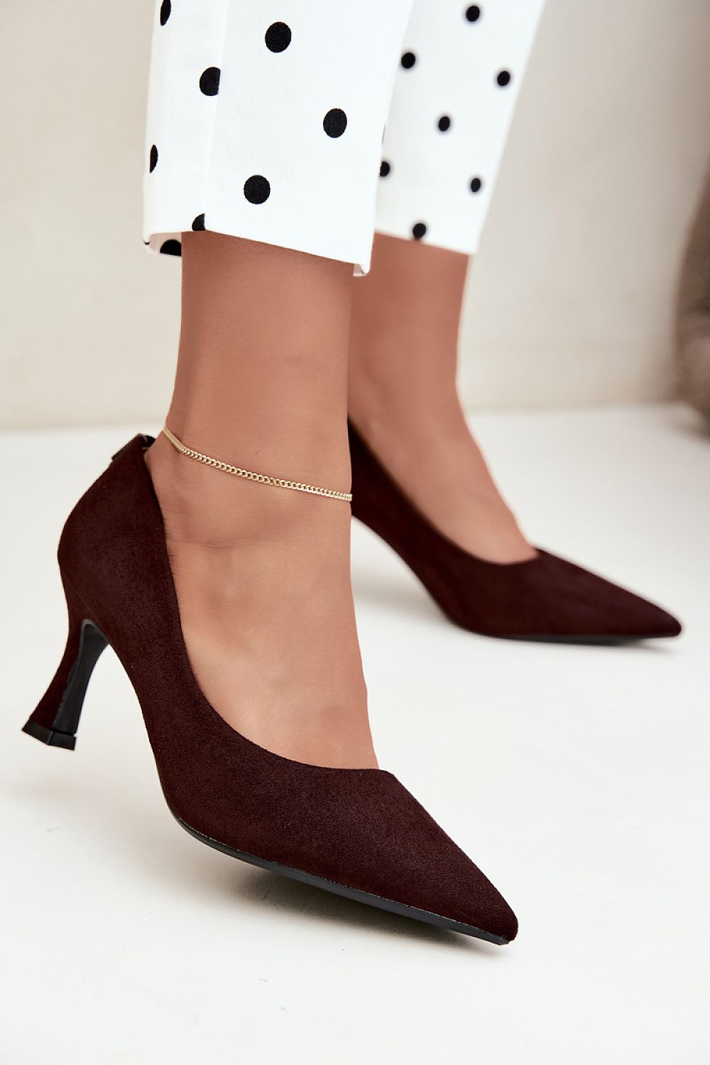  Women's black elegant court shoes with natural leather insole-2