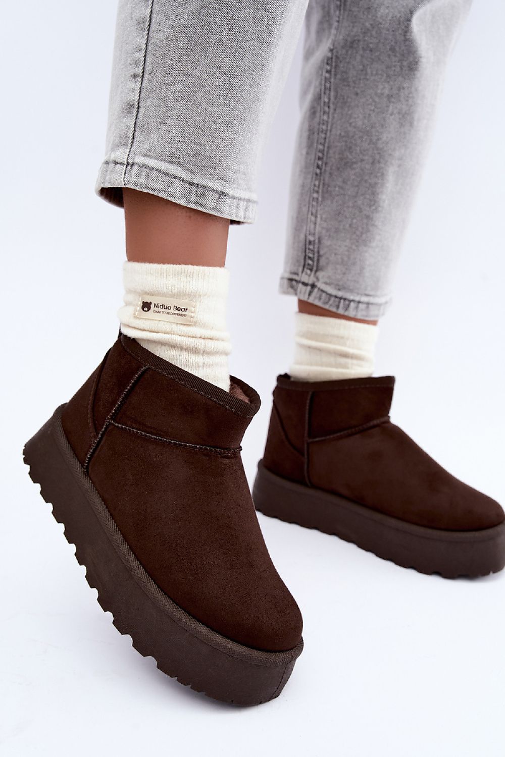  Women's brown faux-suede ankle snow boots with thick faux-fur lining and chunky platform 2