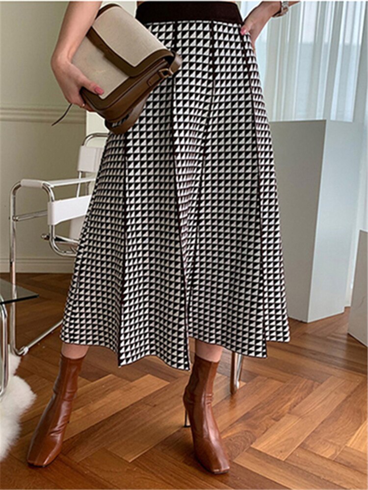 Elegant Long Knitted Check Skirt