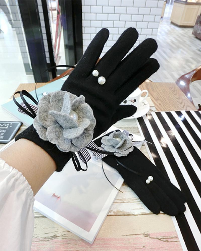Cashmere Gloves With 3D Flower & Pearls
