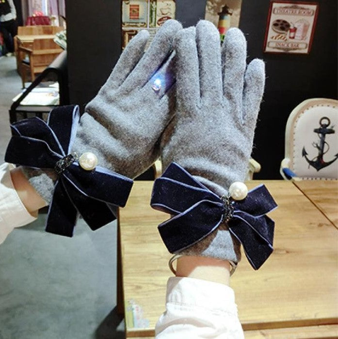 Bow-Knot Gloves With Large Pearl & Rhinestone