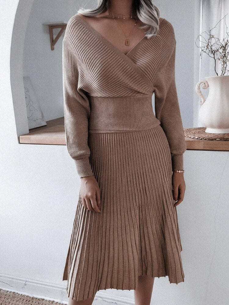 Two-Piece Knitted Set With Pleated Skirt